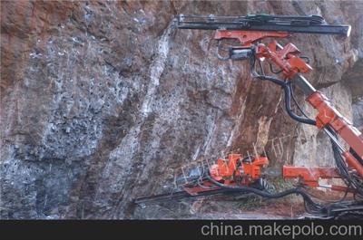 江西拓山礦機 DT2-35履帶雙臂全液壓掘進鑿巖臺車——礦山高效掘進的強力伙伴